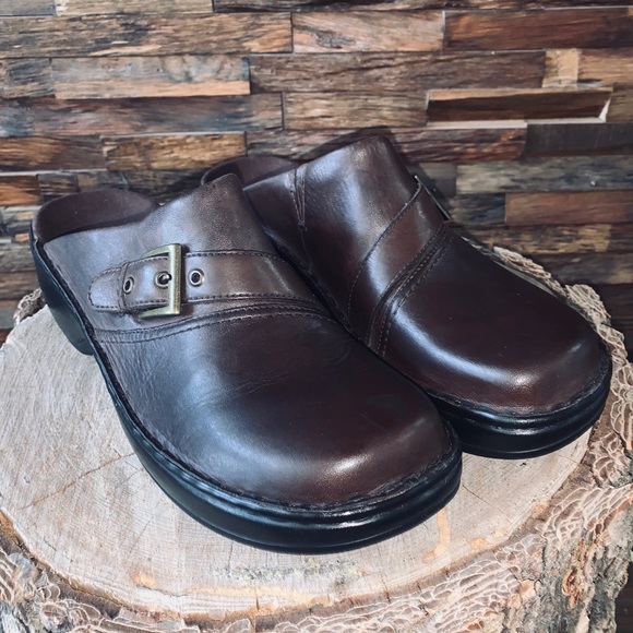 clarks leather mules